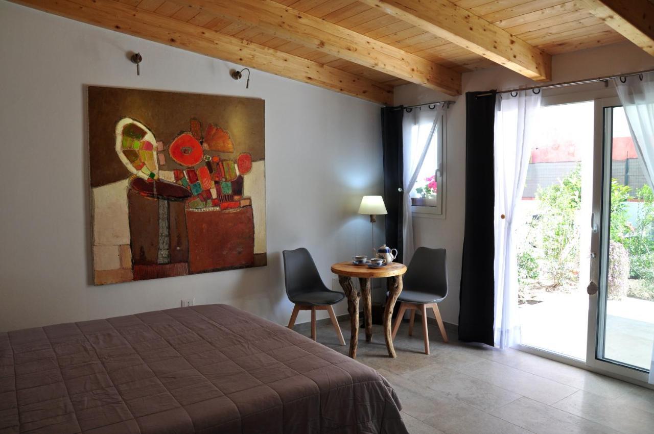 B&B Les Chambres Rooms & Suite Санта-Тереза-Галлура Екстер'єр фото
