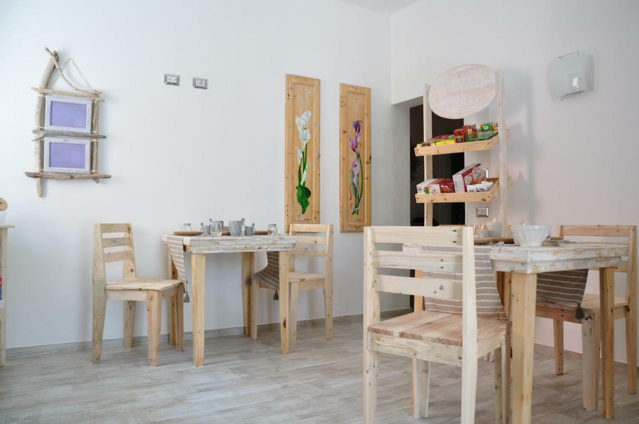B&B Les Chambres Rooms & Suite Санта-Тереза-Галлура Екстер'єр фото