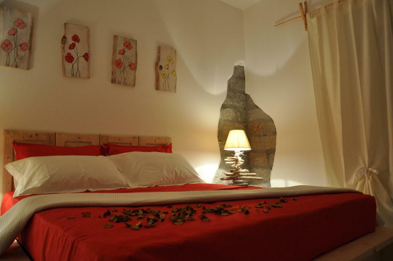 B&B Les Chambres Rooms & Suite Санта-Тереза-Галлура Екстер'єр фото